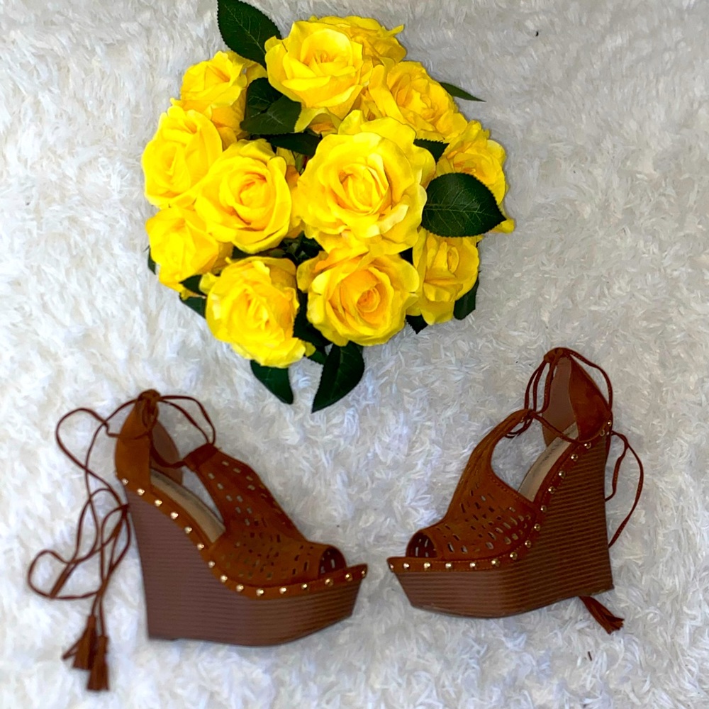 Brown platform sandal from JustFab
